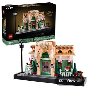 LEGO Icons French Café with Green and Tan Accents